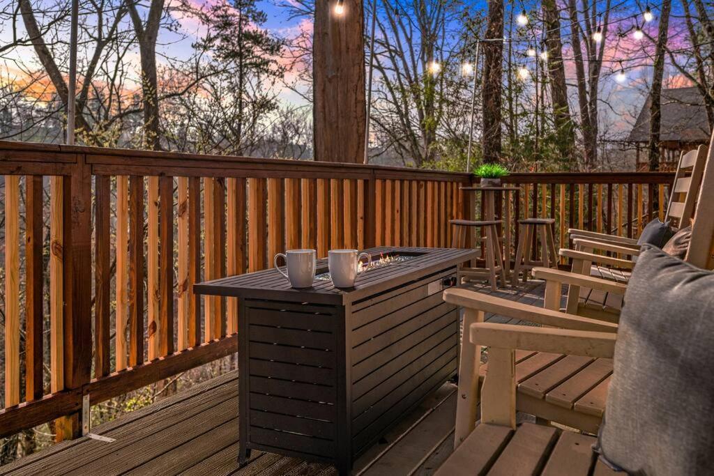 The Family Stone Luxe Cabin Sleeps 12 Hot Tub Dogfriendly Dollywood Pigeon Forge Exterior foto